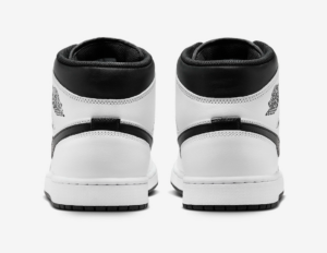 Giay Nike Air Jordan 1 Mid 'White Black' DQ8426-132