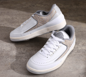 Giay Nike Air Jordan 2 Retro Low 'Python' DV9956-100