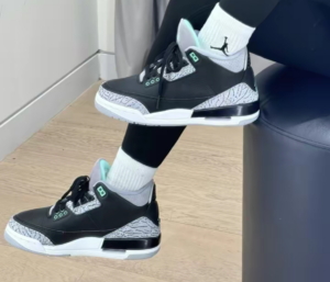 Giay Nike Air Jordan 3 Retro GS 'Green Glow' DM0967-031