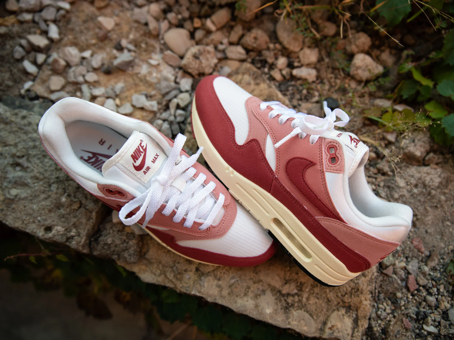 red air max 1s