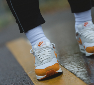 Giay Nike Air Max 1 '87 'Safety Orange' DZ2628-002