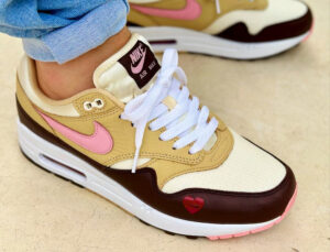 Giay Nike Air Max 1 'Valentine's Day' FZ4346-200