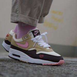 Giay Nike Air Max 1 'Valentine's Day' FZ4346-200