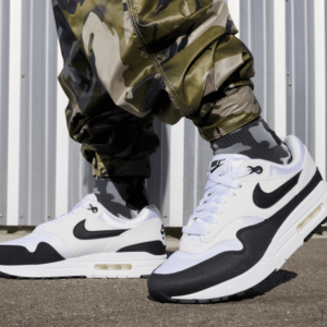 Giay Nike Air Max 1 'White Black' DZ2628-102