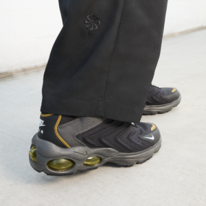 Giay Nike Air Max TW 'Black Bronzine' FB9150-001