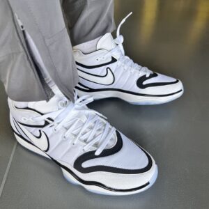 Giay Nike Air Zoom GT Hustle 2 EP 'White Black' DJ9404-102