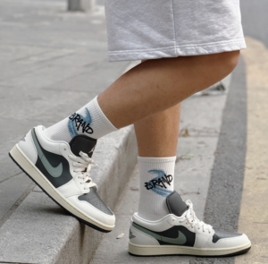 Giay Nike Jordan 1 Low 'Jade Smoke' DC0774-001