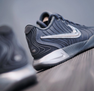 Giay Nike LeBron 21 'Cool Grey' HF5352-001