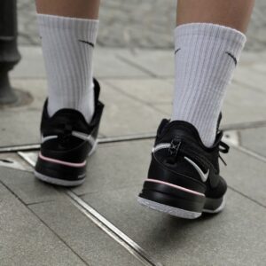 Giay Nike LeBron NXXT Gen EP 'Black White' DR8788-003