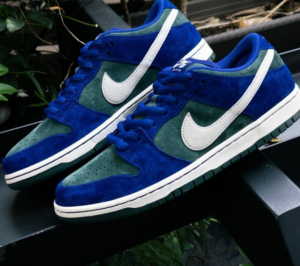 Giay Nike SB Dunk Low 'Deep Royal Blue' HF3704-400