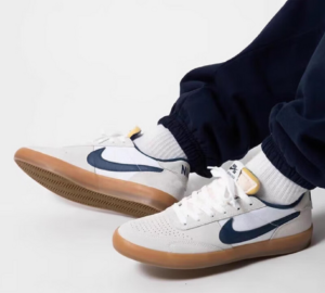 Giay Nike SB Heritage Vulc Summit 'White Navy Gum' CD5010-102