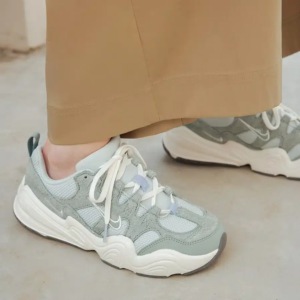 Giay Nike Tech Hera 'Light Silver' DR9761-001