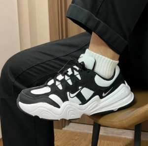 Giay Nike Tech Hera 'White Black' FJ9532‑101