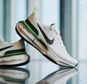 Giay Nike ZoomX Invincible Run Flyknit 3 'Wake Up Pack' FZ4018-100