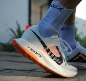 Giay Nike ZoomX Ultrafly Trail 'Ivory Total Orange' DZ0489-100