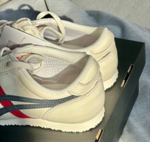 Giay Onitsuka Tiger Machu Racer 'Cream Black Red' 1183B770-100