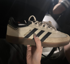 Giay Adidas Handball Spezial 'Wonder White Black' IE3698