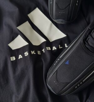 Giay Adidas Mad IIInfinity ‘Carbon’ IG7941