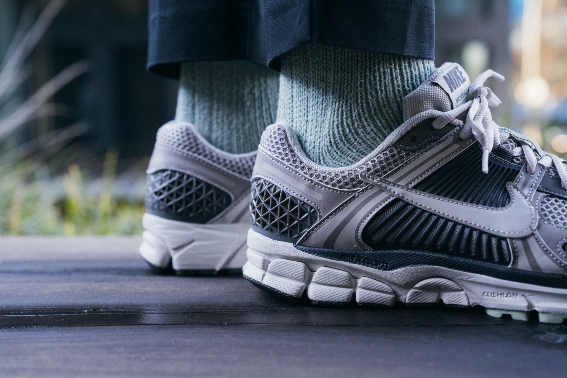 Hinh anh 1: Nike Vomero 5 co gi hot ma gioi tre Han thich den vay