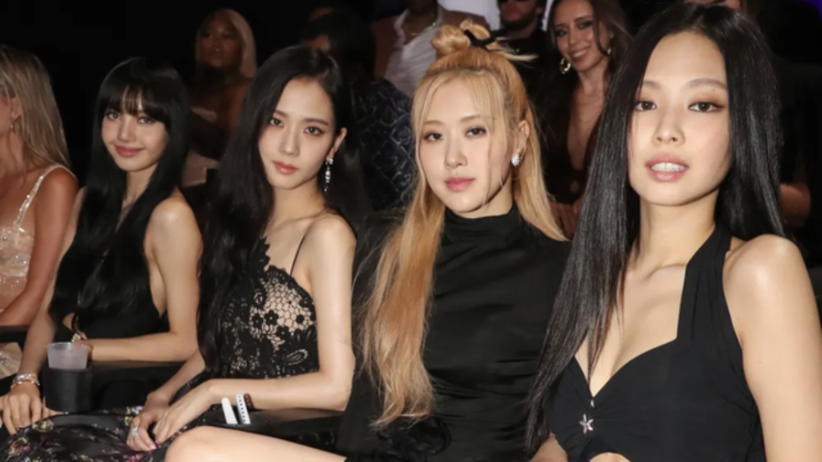 Hinh anh 1: BLACKPINK "chinh phuc" moi phong cach voi BST giay hieu