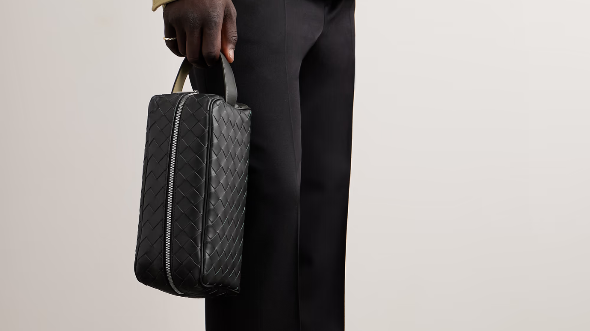 Xu hướng túi xách nam SS24 bạn không nên bỏ qua Hinh anh 6: Xu huong tui xach nam SS24 ban khong nen bo qua