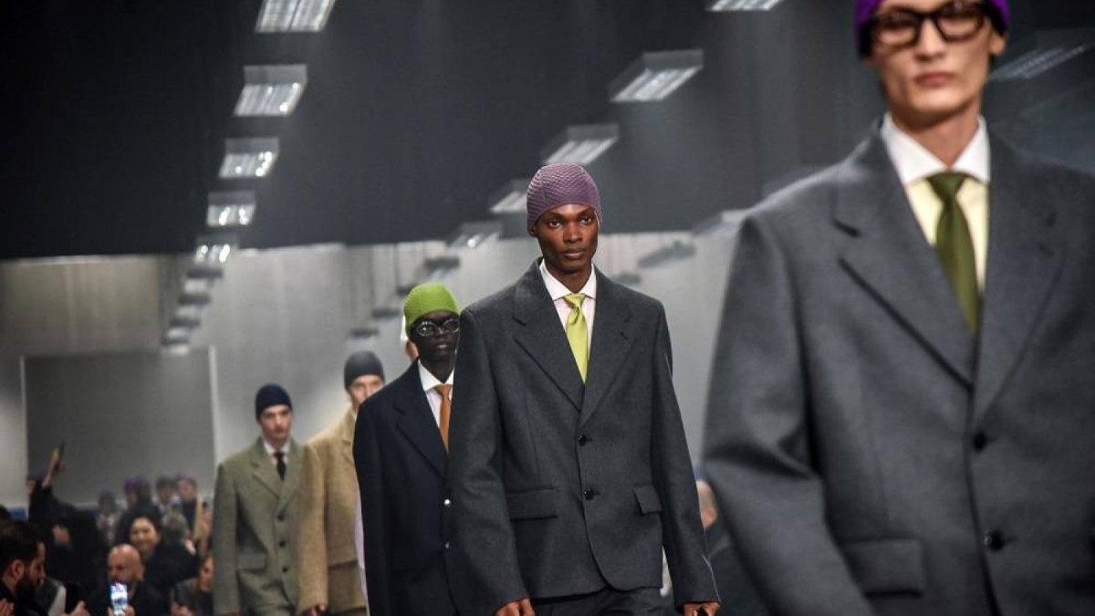 Prada: Biểu tượng của sự sang trọng và đẳng cấp Hinh anh 4: Prada: Bieu tuong cua su sang trong va dang cap