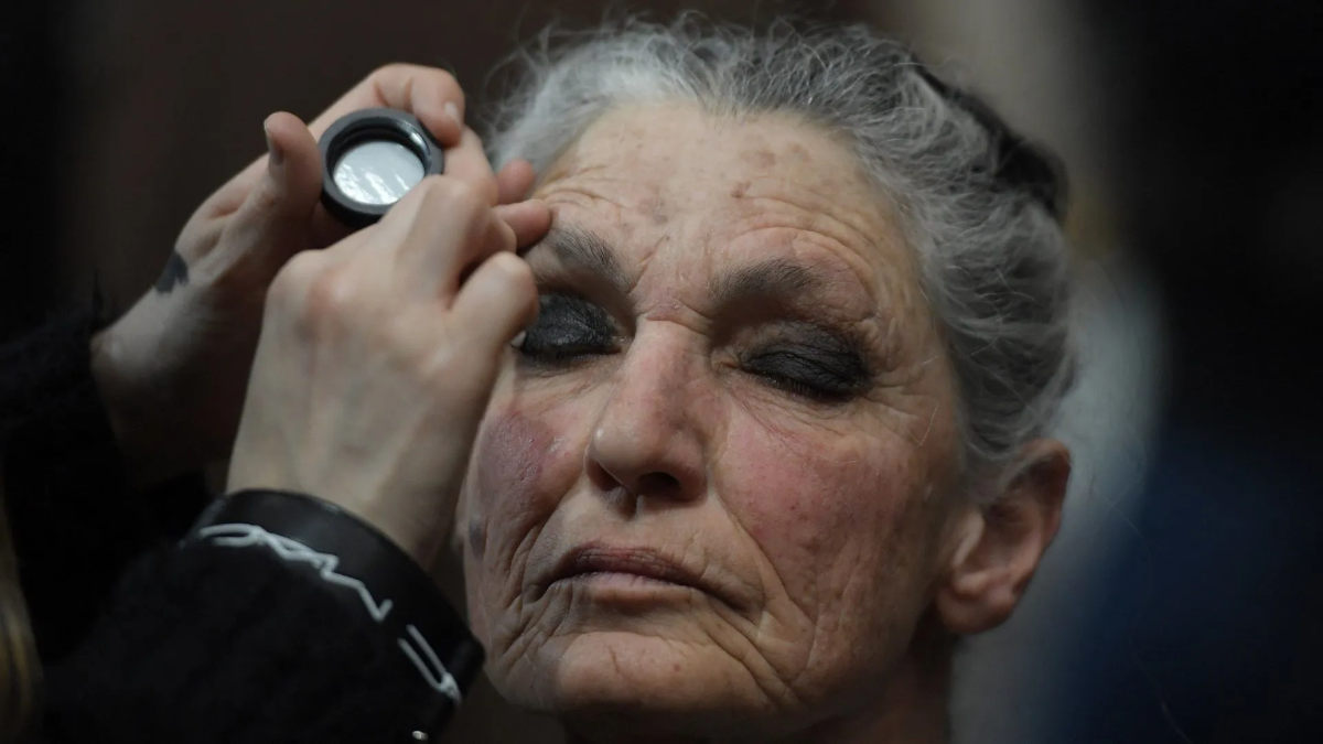 Hinh anh 8: Nhung khoanh khac thoi trang "gay soc" nhat moi thoi dai