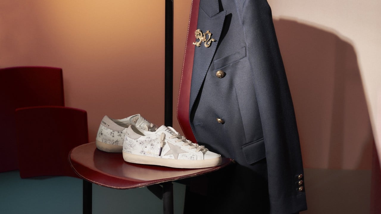 Tiêu điểm Giày Sneaker 2024: Sự hòa quyện giữa thời trang và sáng tạo Hinh anh 1: Tieu diem Giay Sneaker 2024: Su hoa quyen giua thoi trang va sang tao