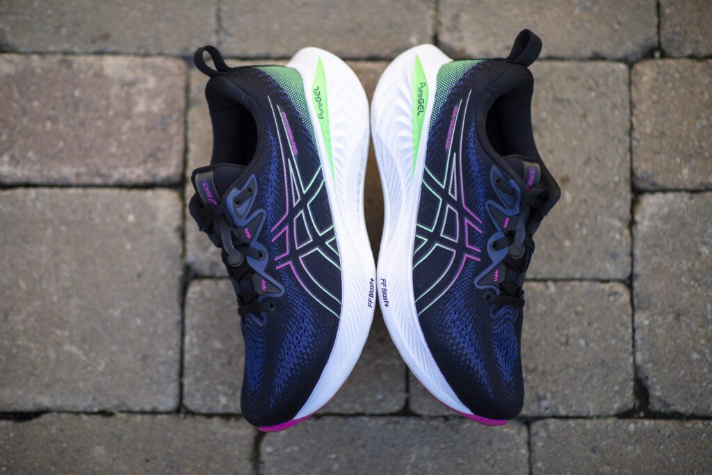 Những đôi giày chạy lọt top của năm 2024 Hinh anh 4: Nhung doi giay chay lot top cua nam 2024