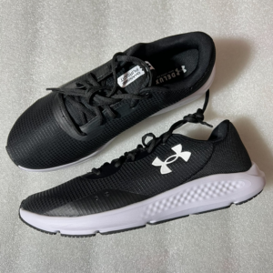 Giay Under Armour Charged Pursuit 3 Tech 'Black White' 3025424‑001