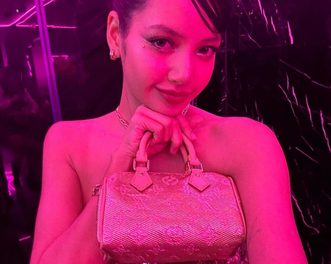 Hé lộ BST túi xách Louis Vuitton của em út Lisa BlACKPINK Hinh anh 8: He lo BST tui xach Louis Vuitton cua em ut Lisa BlACKPINK