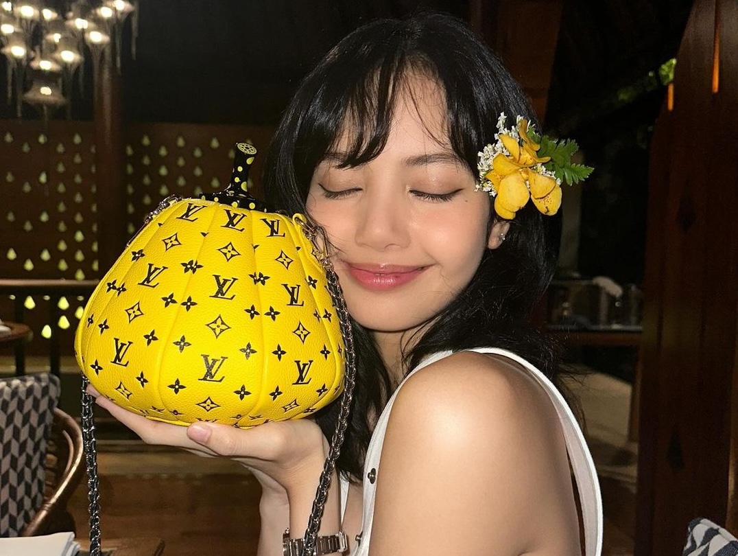 Hé lộ BST túi xách Louis Vuitton của em út Lisa BlACKPINK Hinh anh 3: He lo BST tui xach Louis Vuitton cua em ut Lisa BlACKPINK