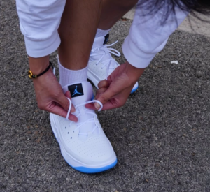 Giay Nike Air Jordan Max Aura 5 "University Blue" DZ4353-104