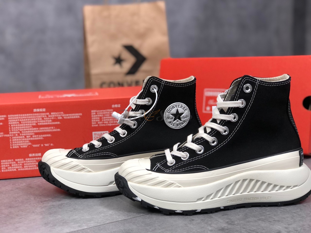 Hinh anh 5: Giay Converse Classic Chucks va Chuck 70s: Ban nen mua doi nao?