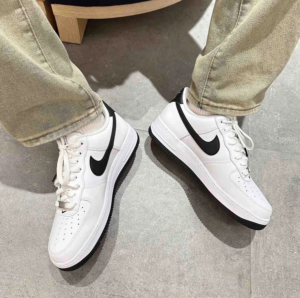 Giay Nike Air Force 1 '07 'White Black Outsole' FQ4296-101