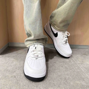 Giay Nike Air Force 1 '07 'White Black Outsole' FQ4296-101