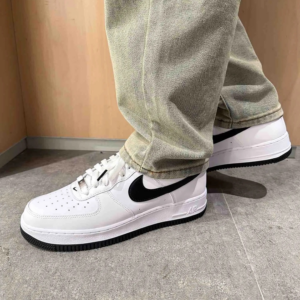 Giay Nike Air Force 1 '07 'White Black Outsole' FQ4296-101