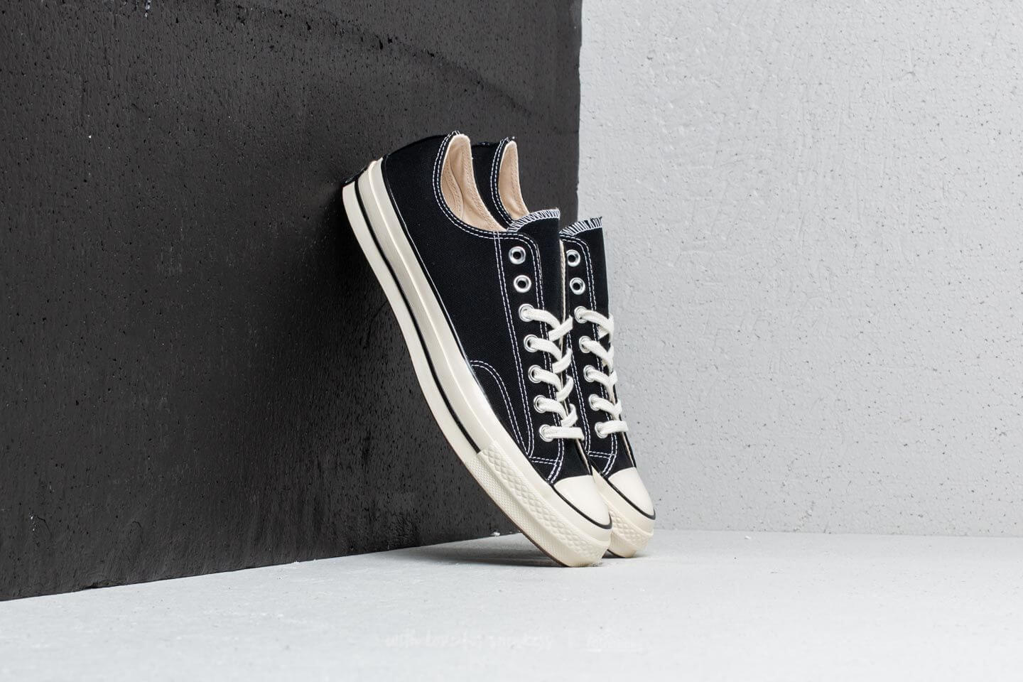 Hinh anh 1: Giay Converse Classic Chucks va Chuck 70s: Ban nen mua doi nao?