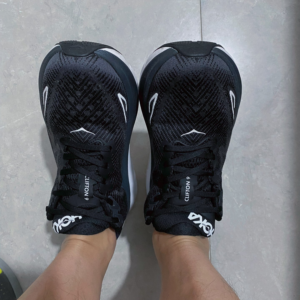 Giay Hoka Clifton 9 2E Wide 'Black White' 1132210-BWHT