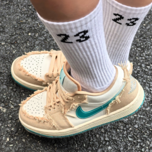 Giay Nike Air Jordan 1 Low SE HF4983-252