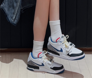 Giay Nike Air Jordan Legacy 312 Low GS 'White Industrial Blue' FV8117-141