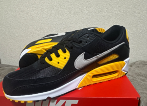 Giay Nike Air Max 90 'Black University Gold' FN6958-002