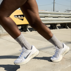 Giay Nike Journey Run 'Metallic Silver' FJ7765-104