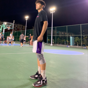 Giay Nike Kyrie Low 5 'Bred' DJ6012-001