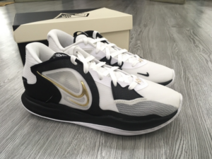 Giay Nike Kyrie Low 5 'White Black Metallic Gold' DJ6012-101