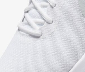 Giay Nike Revolution 7 'White Pale Blue' FB2207-100