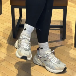 Giay Nike V2K Run Premium 'Light Bone Viotech' HF4305-072