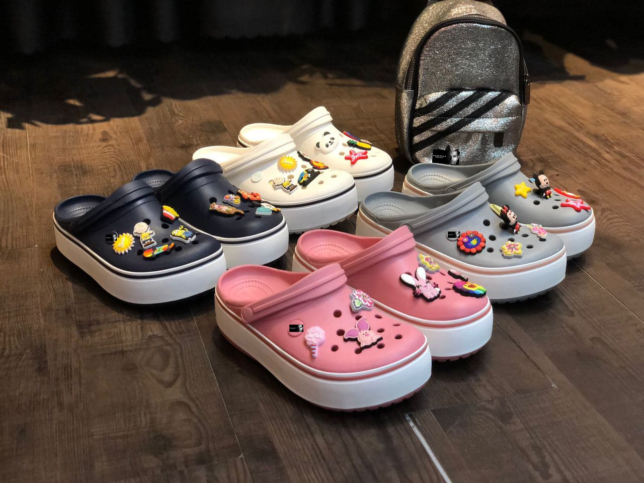 Hãy cùng xem Crocs có gì sau khi trải qua 2 thập kỷ Hinh anh 1: Hay cung xem Crocs co gi sau khi trai qua 2 thap ky