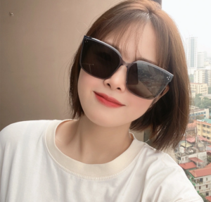 Kinh Gentle Monster Dear 01 'Black'