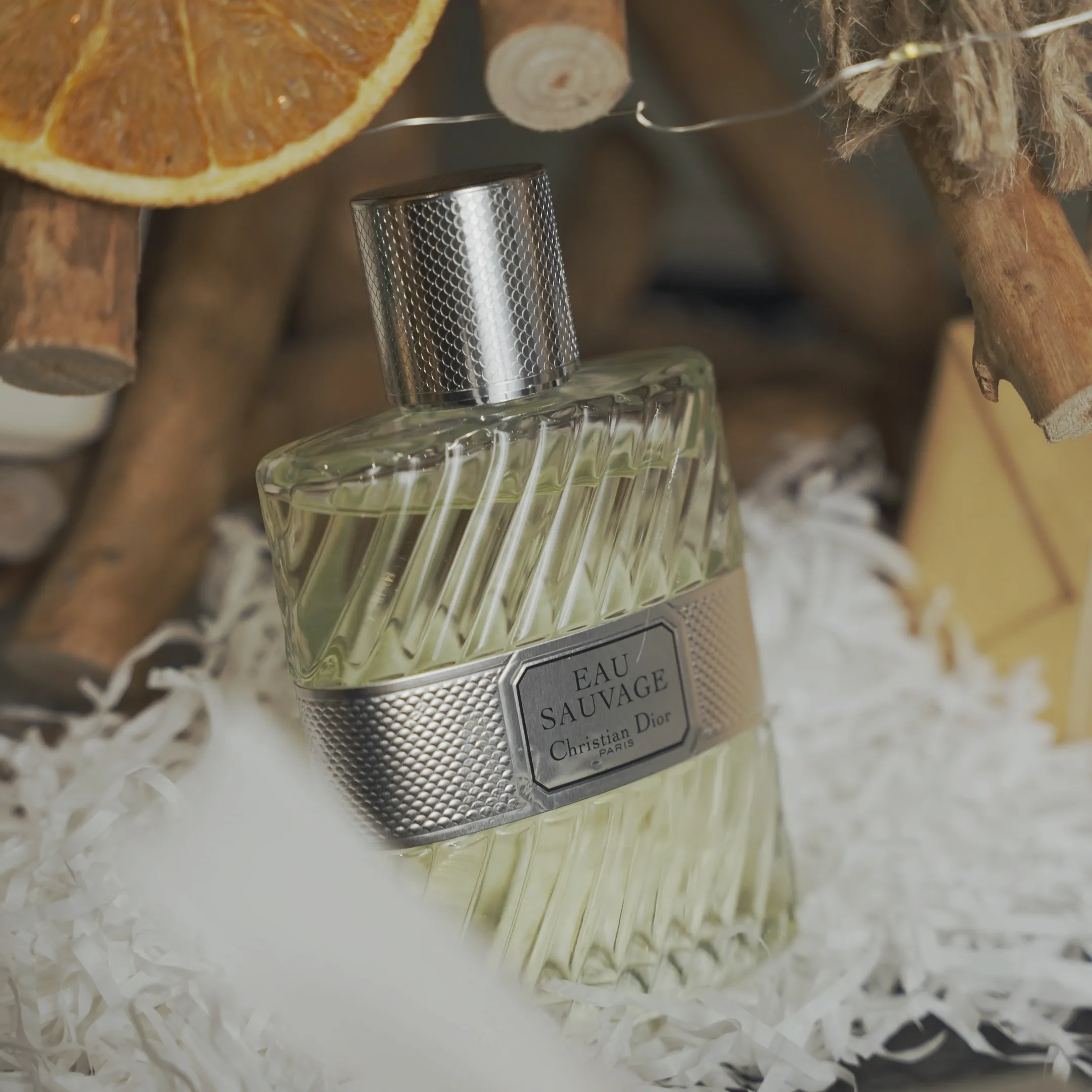 Những mẫu nước hoa cổ điển trường tồn theo thời gian Hinh anh 3: Nhung mau nuoc hoa co dien truong ton theo thoi gian